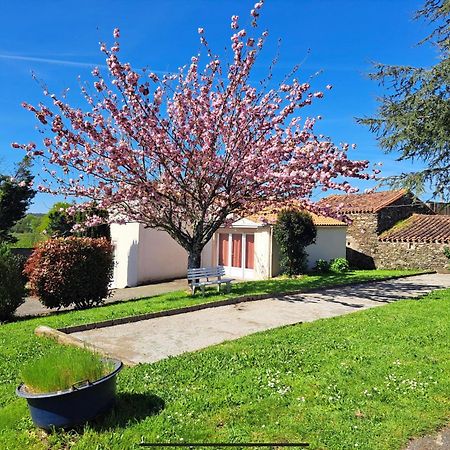 Maison Au Calme A 10 Km Du Puy Du Fou Les Herbiers Buitenkant foto